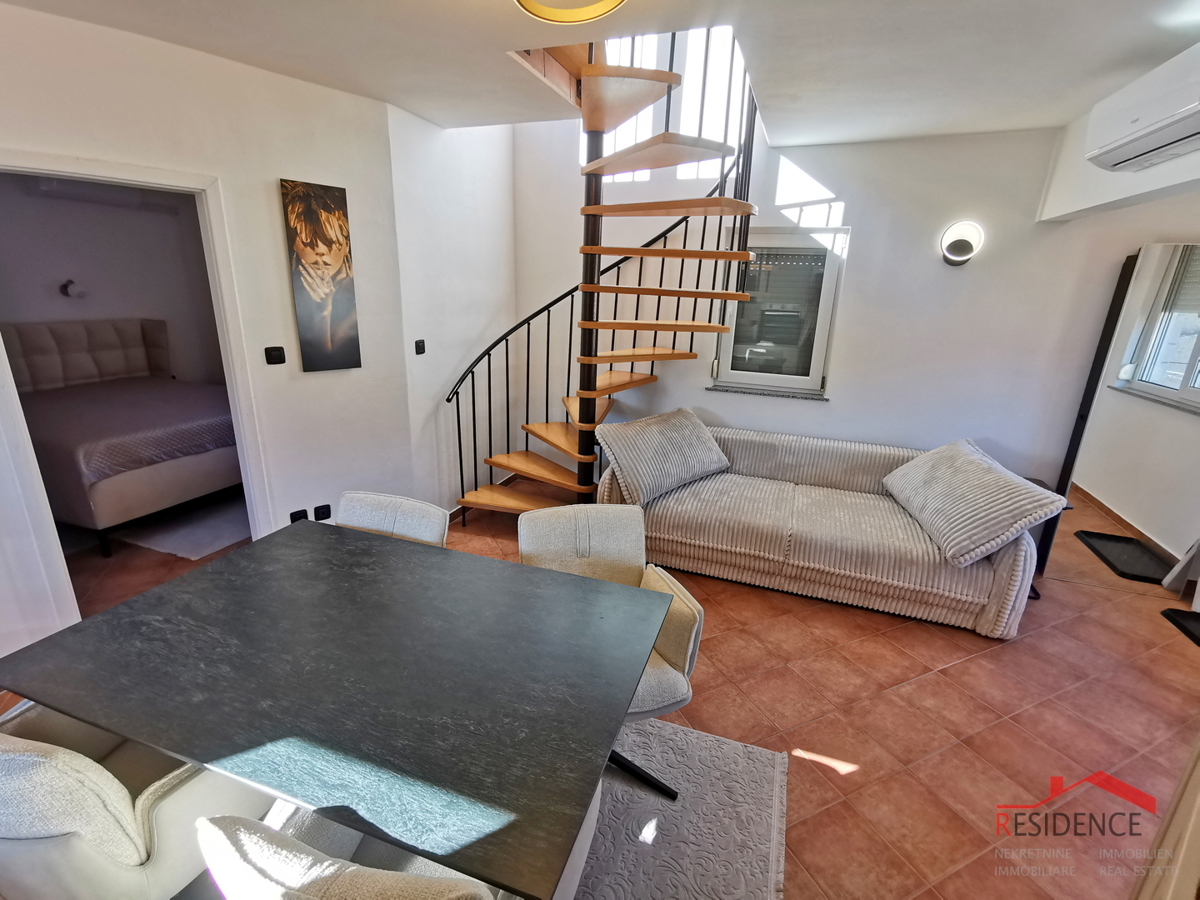 Medulin, Center, hiša z 2 apartmajema, vrt, pogled na morje