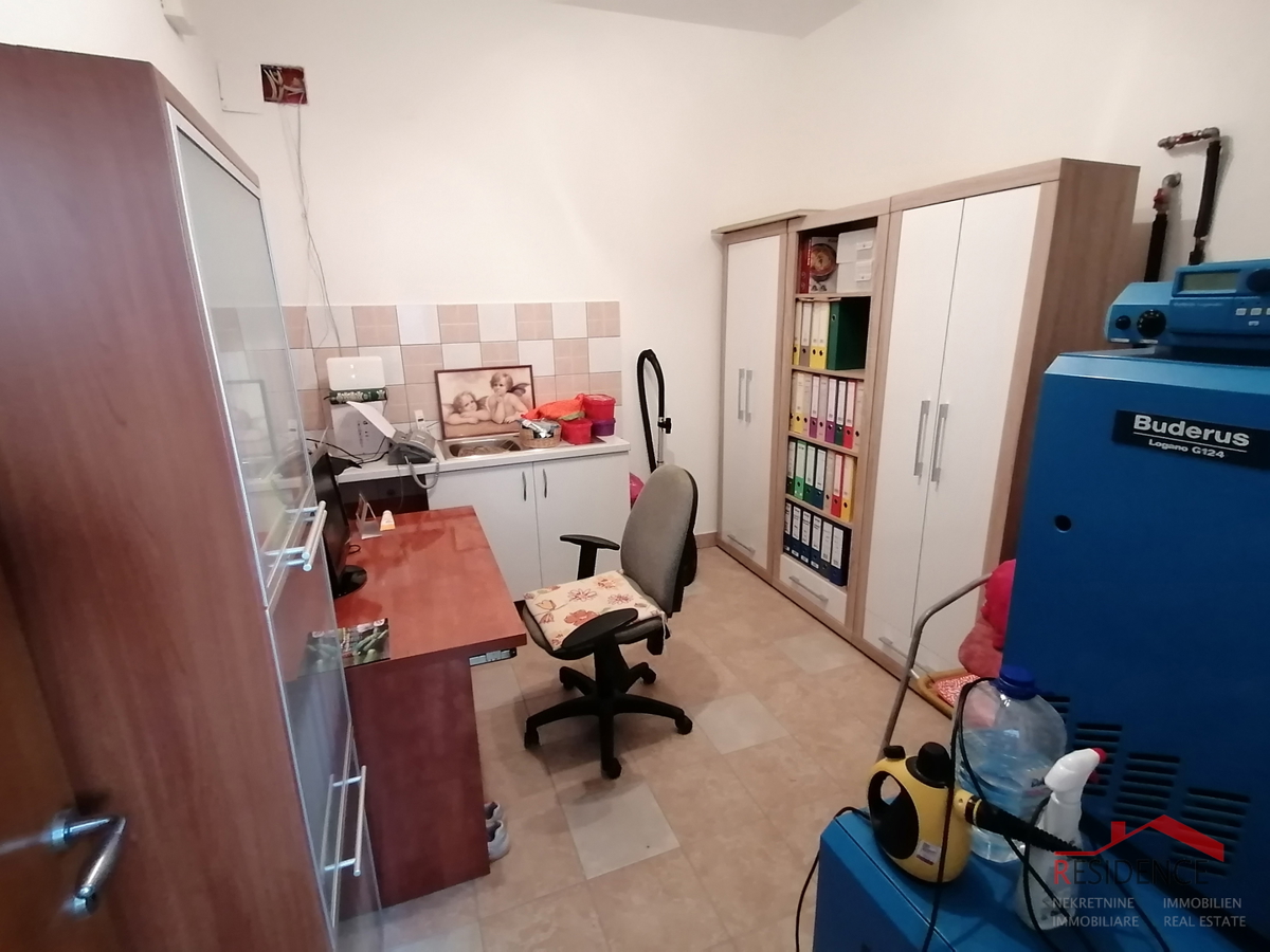 SAMOSTOJNA HIŠA V PREMANTURI, POGLED NA MORJE