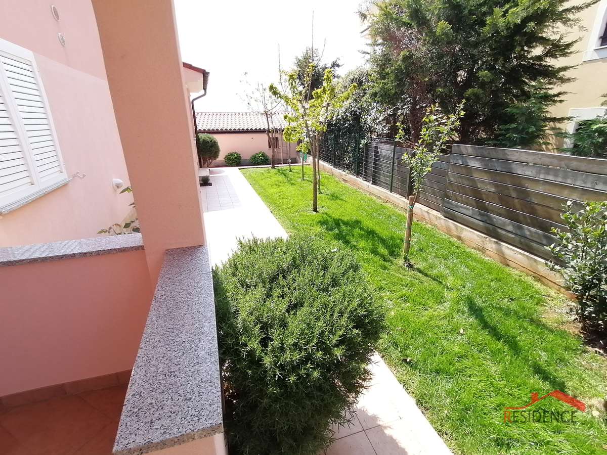 SAMOSTOJNA HIŠA V PREMANTURI, POGLED NA MORJE