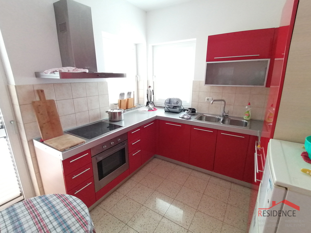 SAMOSTOJNA HIŠA V PREMANTURI, POGLED NA MORJE