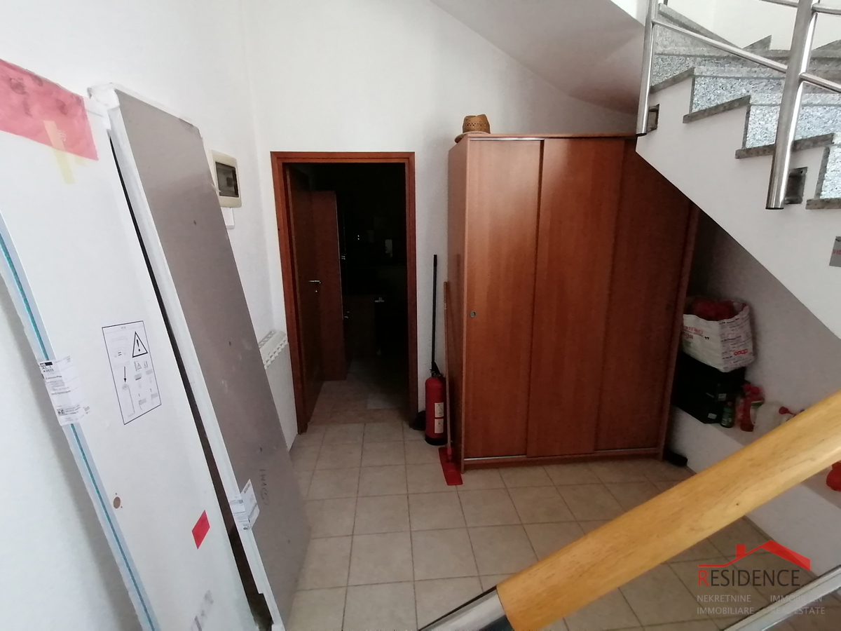 SAMOSTOJNA HIŠA V PREMANTURI, POGLED NA MORJE