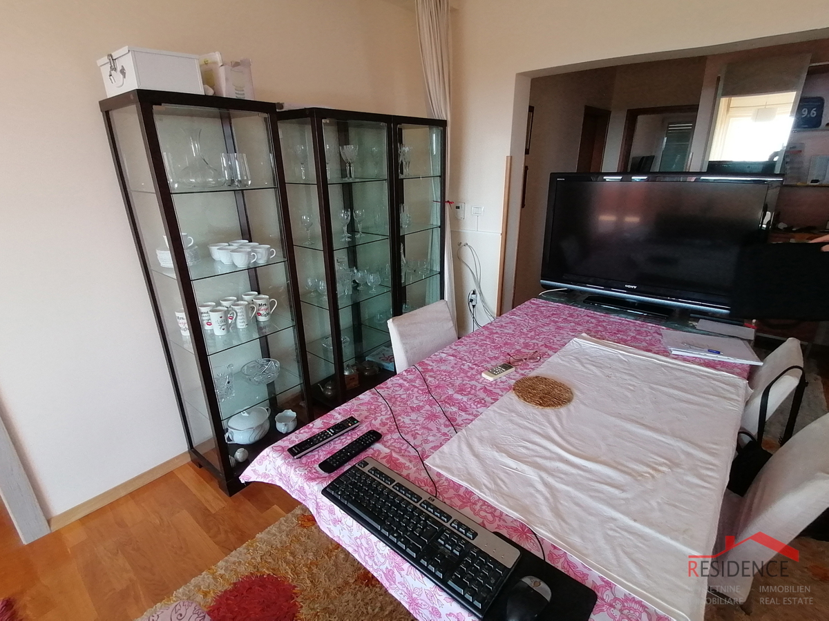 SAMOSTOJNA HIŠA V PREMANTURI, POGLED NA MORJE