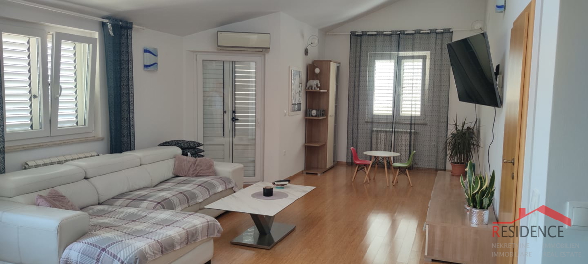 PULA- VERUDA PORAT, STANOVANJE V 2. NADSTROPJU, NOVOGRADNJA, DVOETAŽNO