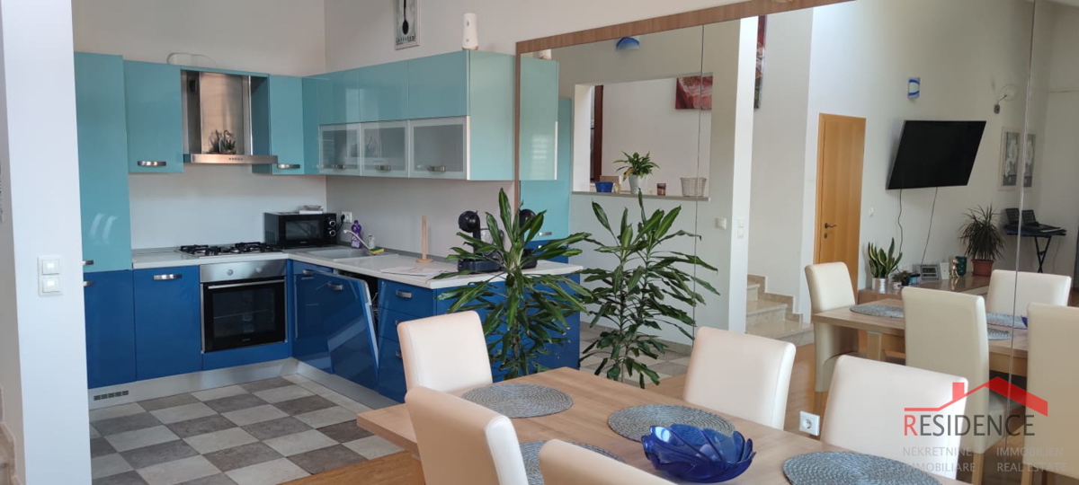 PULA- VERUDA PORAT, STANOVANJE V 2. NADSTROPJU, NOVOGRADNJA, DVOETAŽNO