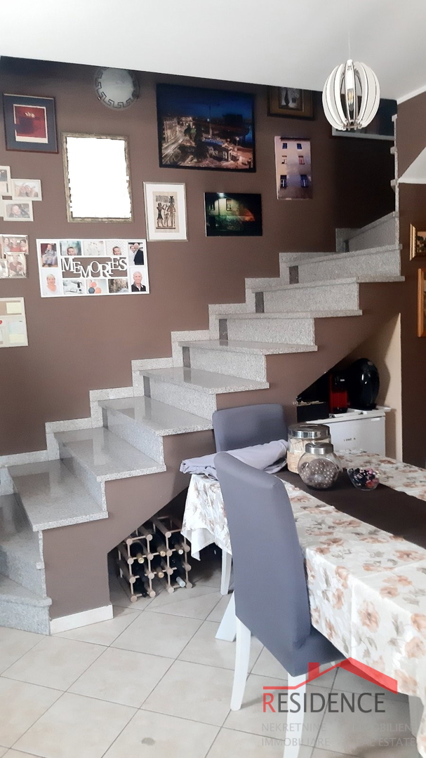 Pomer, družinska hiša v bližini morja in Aci marine