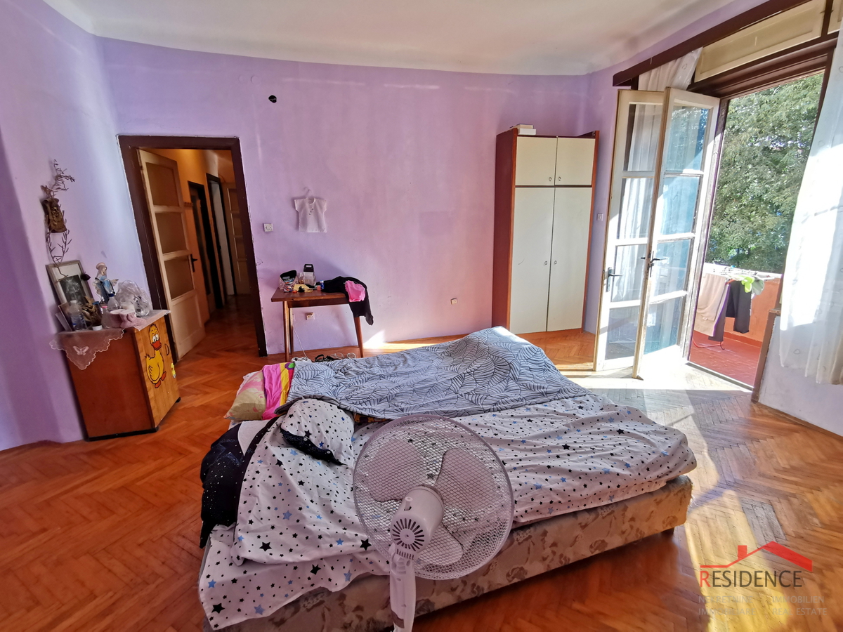 Pula, Center, stanovanje s 4 spalnicami, terasa