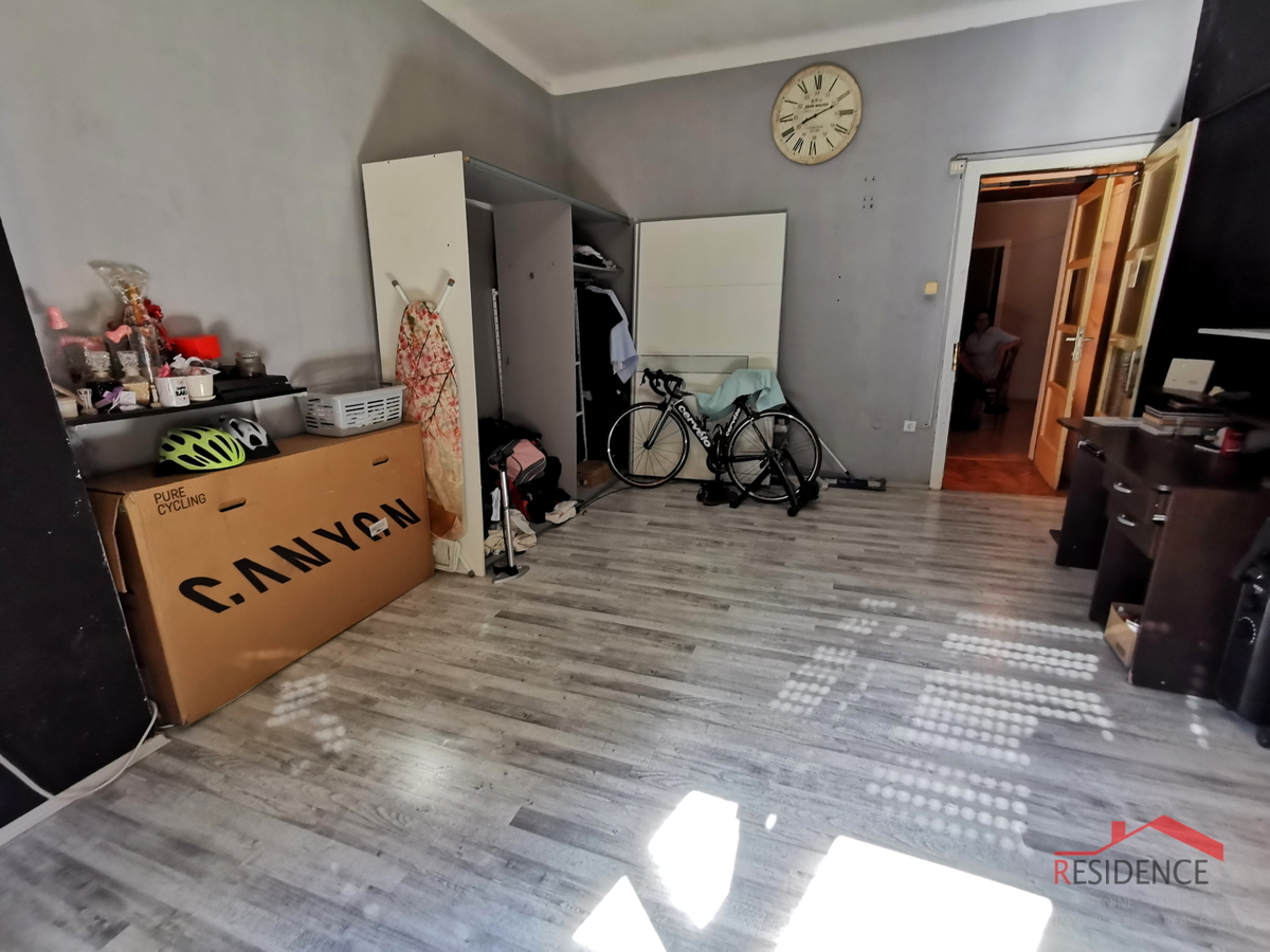 Pula, Center, stanovanje s 4 spalnicami, terasa