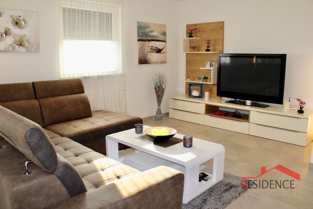 Apartma v Medulinu v pritličju z bazenom in vrtom