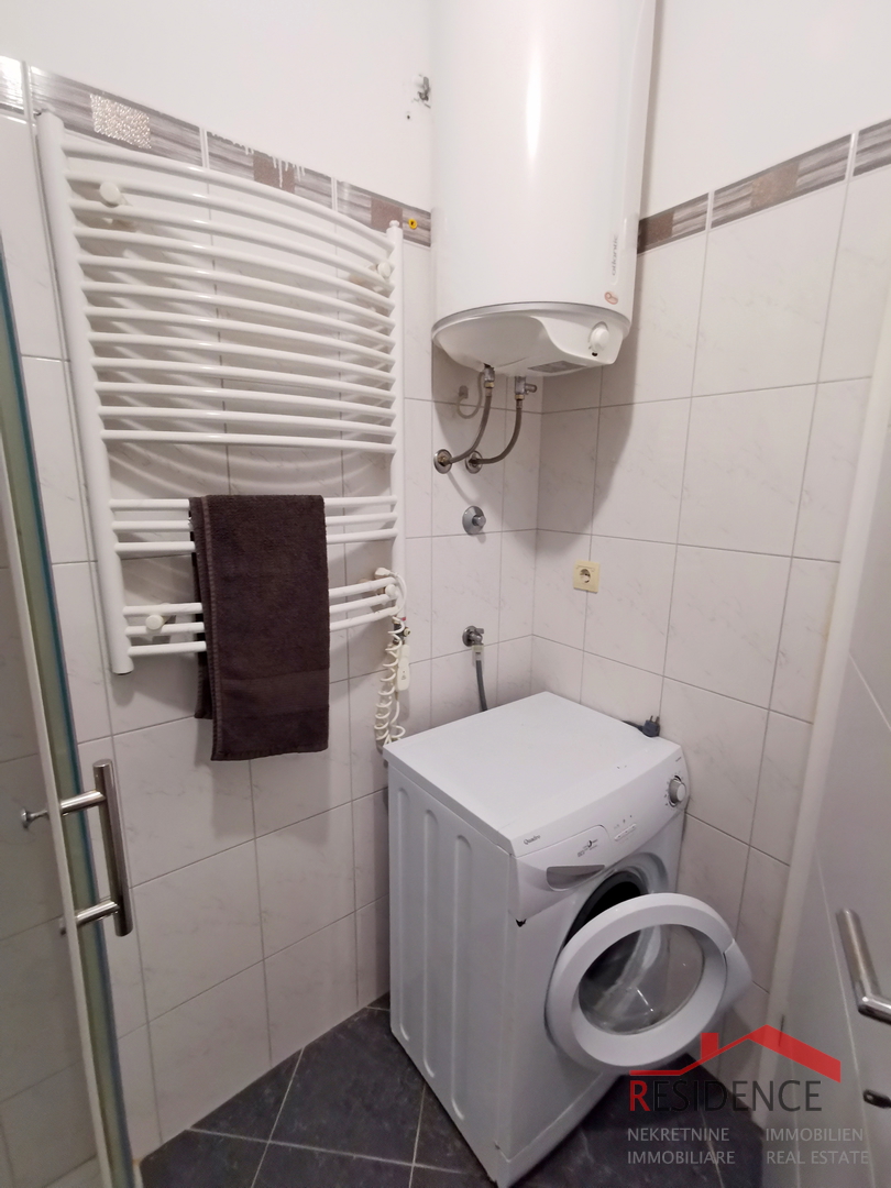 Pješčana Uvala, pritlični apartma z vrtom