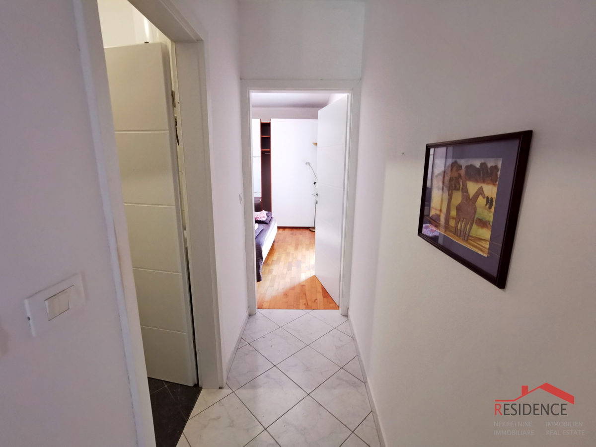 Pješčana Uvala, pritlični apartma z vrtom