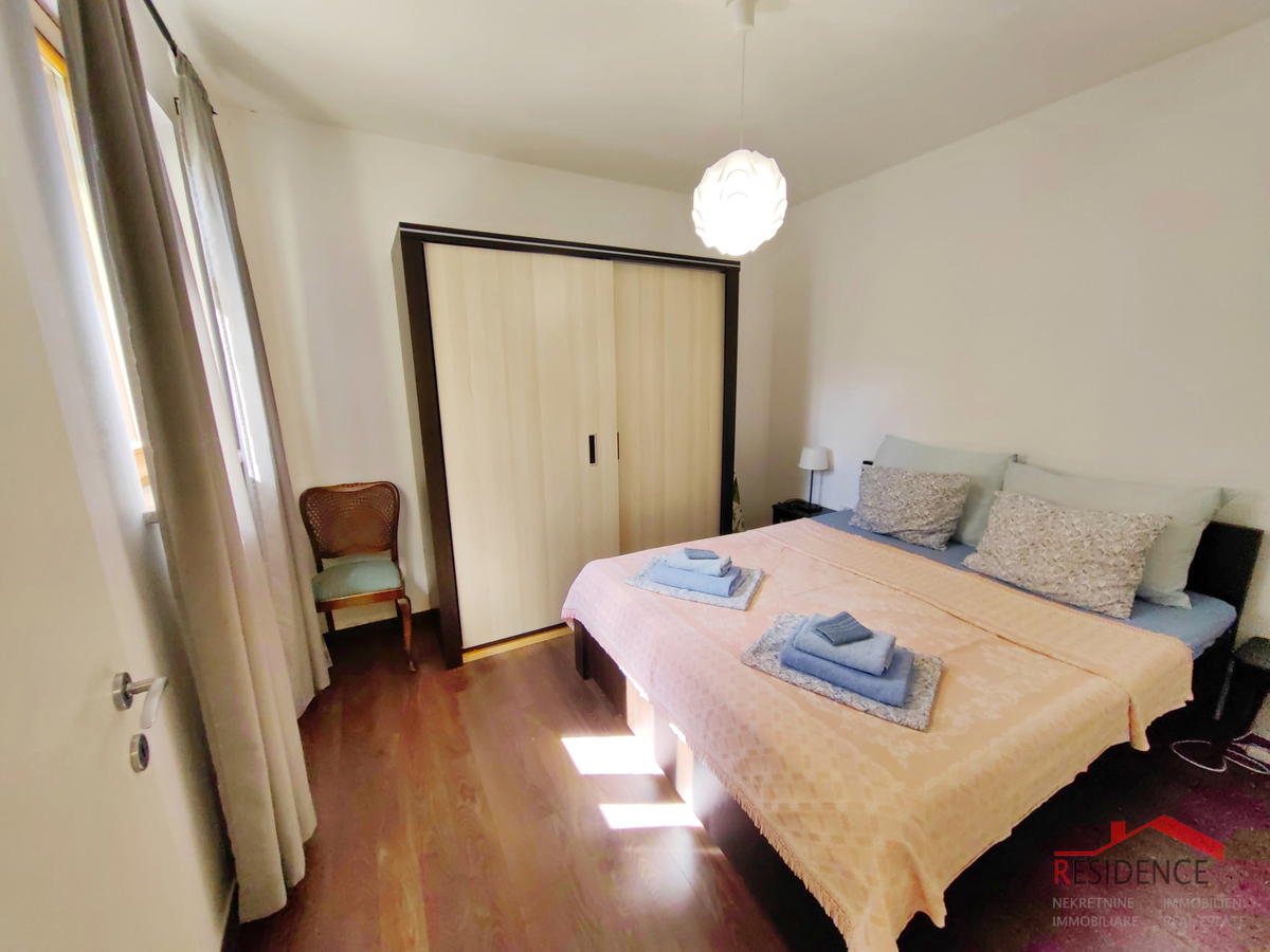Čudovita enonadstropna hiša z dvema apartmajema v Puli