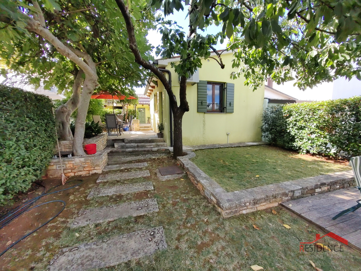 Čudovita enonadstropna hiša z dvema apartmajema v Puli