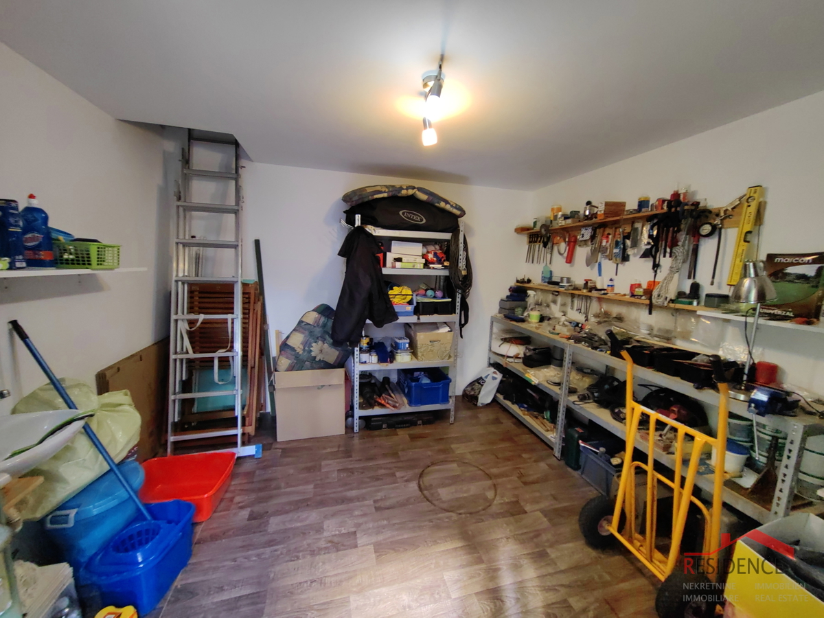 Čudovita enonadstropna hiša z dvema apartmajema v Puli