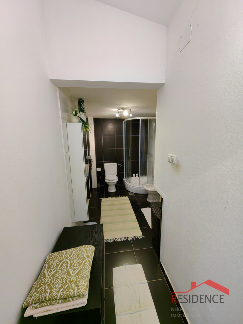 Čudovita enonadstropna hiša z dvema apartmajema v Puli