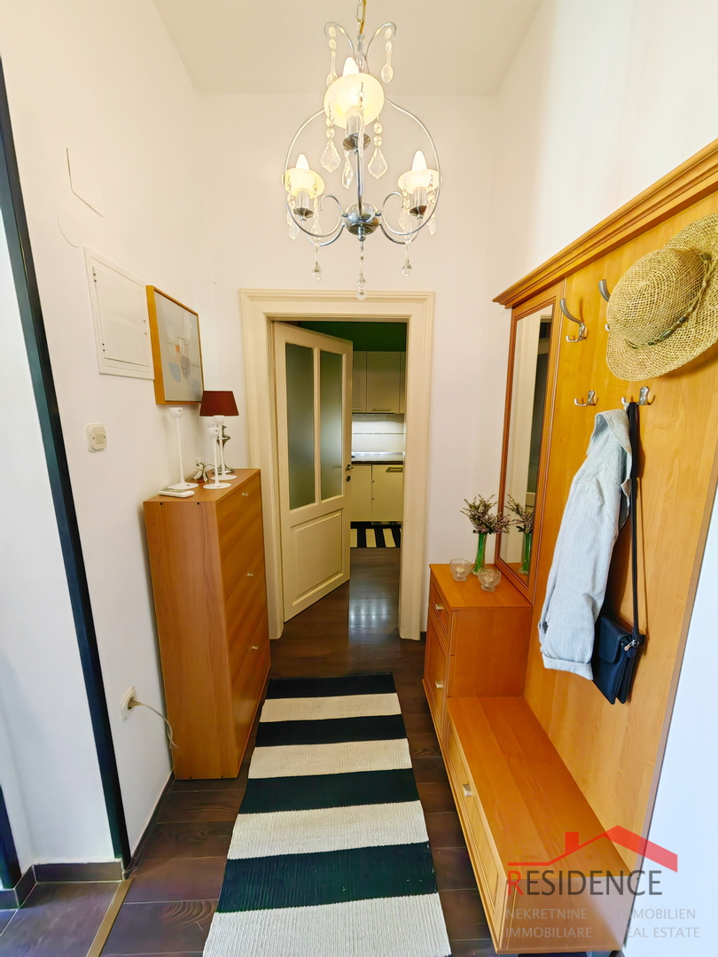 Čudovita enonadstropna hiša z dvema apartmajema v Puli