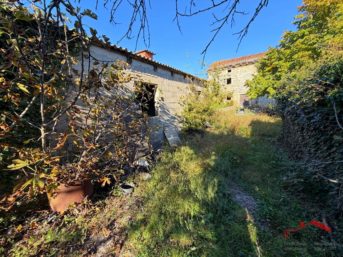 Filipana, Stara istrska hiša, vrt, garaža, konoba