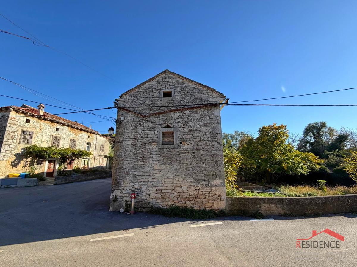 Filipana, Stara istrska hiša, vrt, garaža, konoba