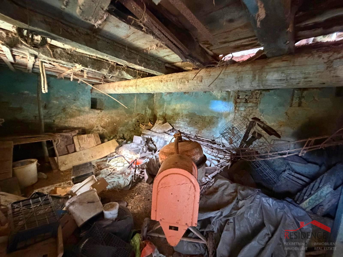 Filipana, Stara istrska hiša, vrt, garaža, konoba