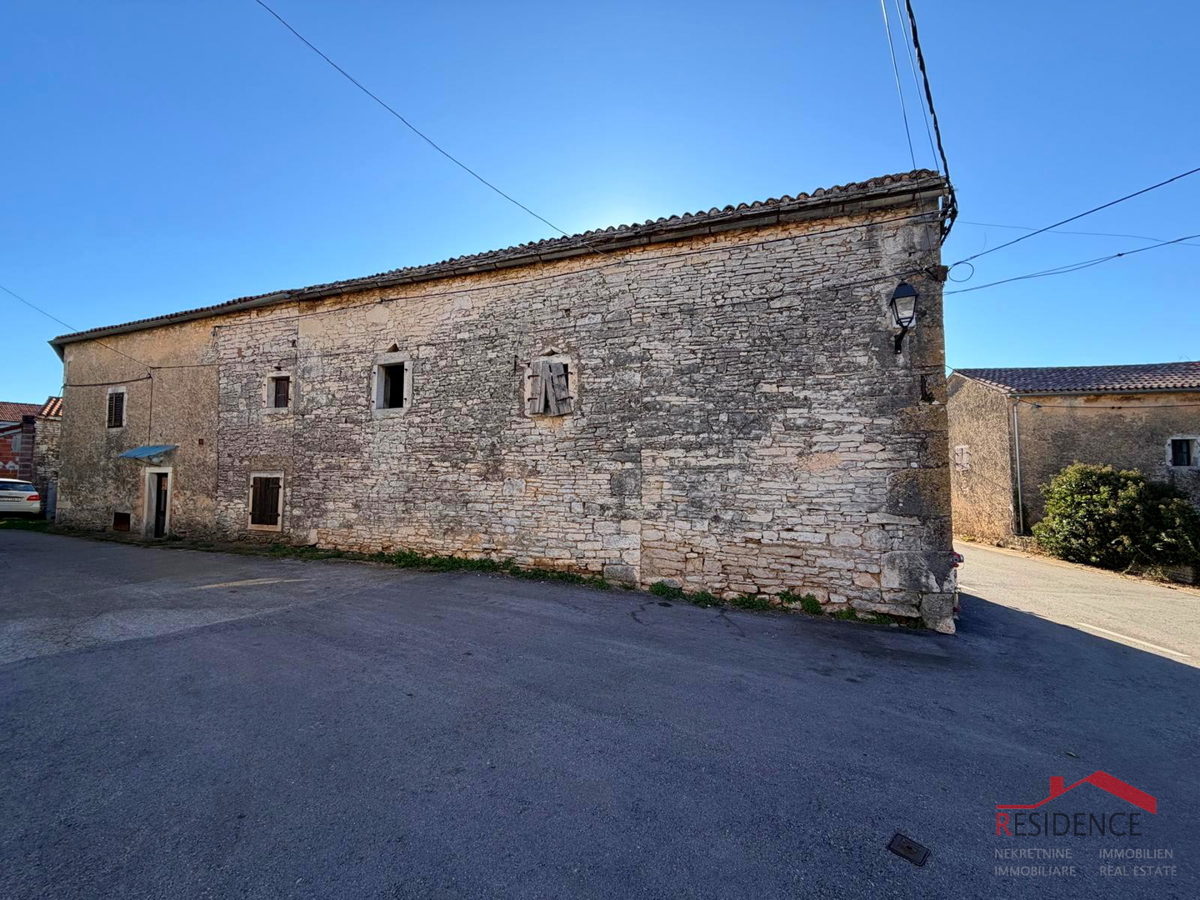 Filipana, Stara istrska hiša, vrt, garaža, konoba