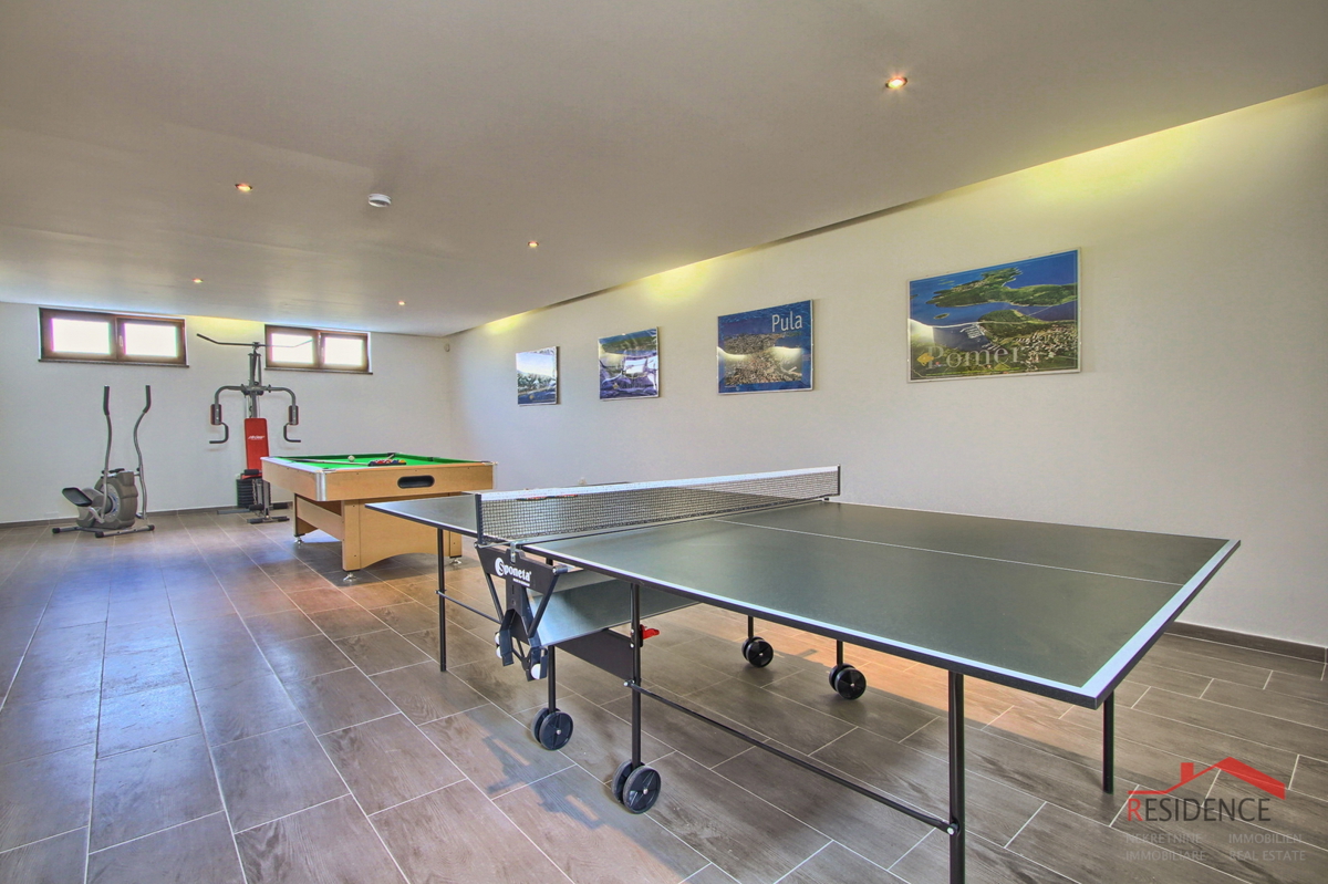 Štokovci, vila z bazenom, jacuzzijem