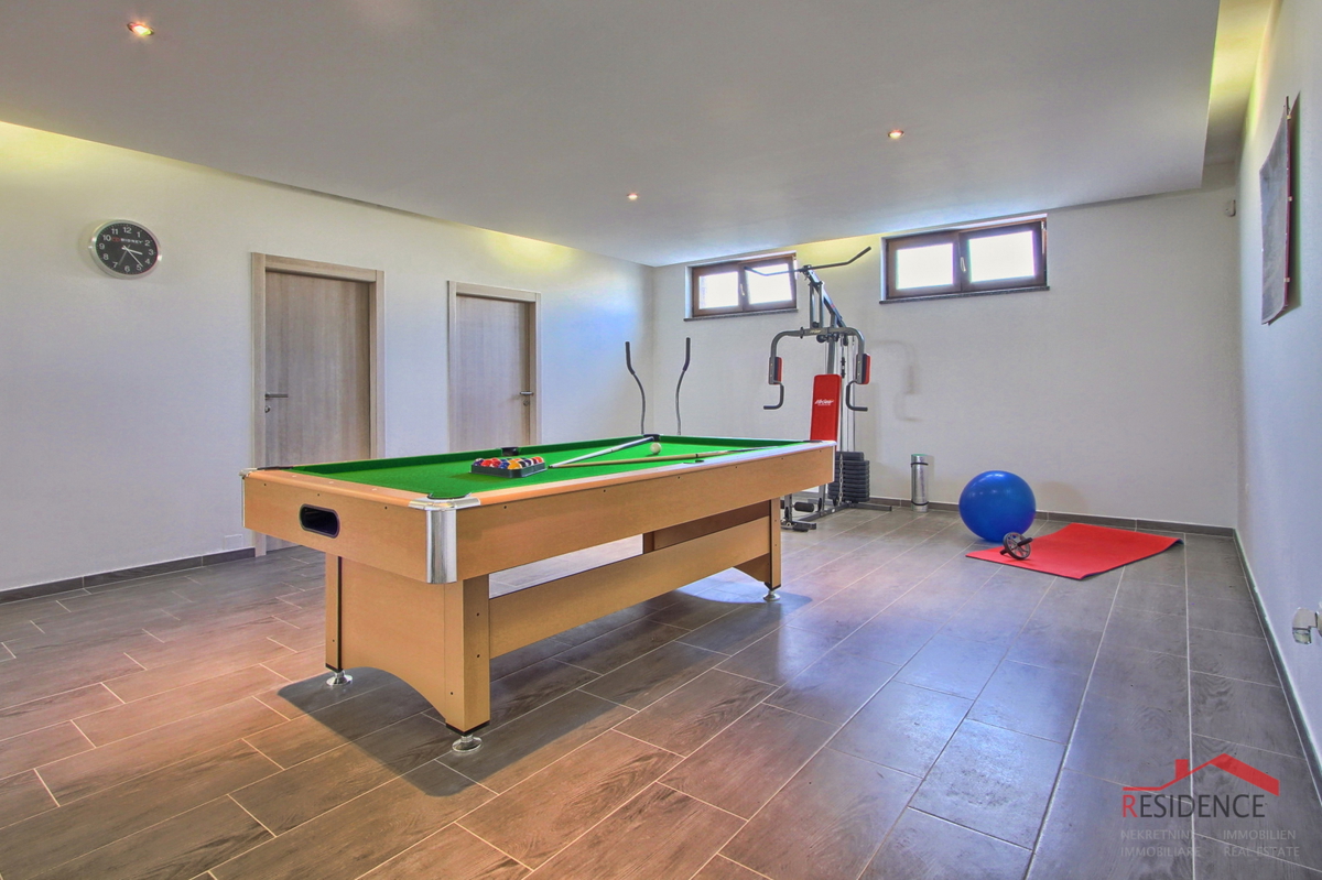 Štokovci, vila z bazenom, jacuzzijem