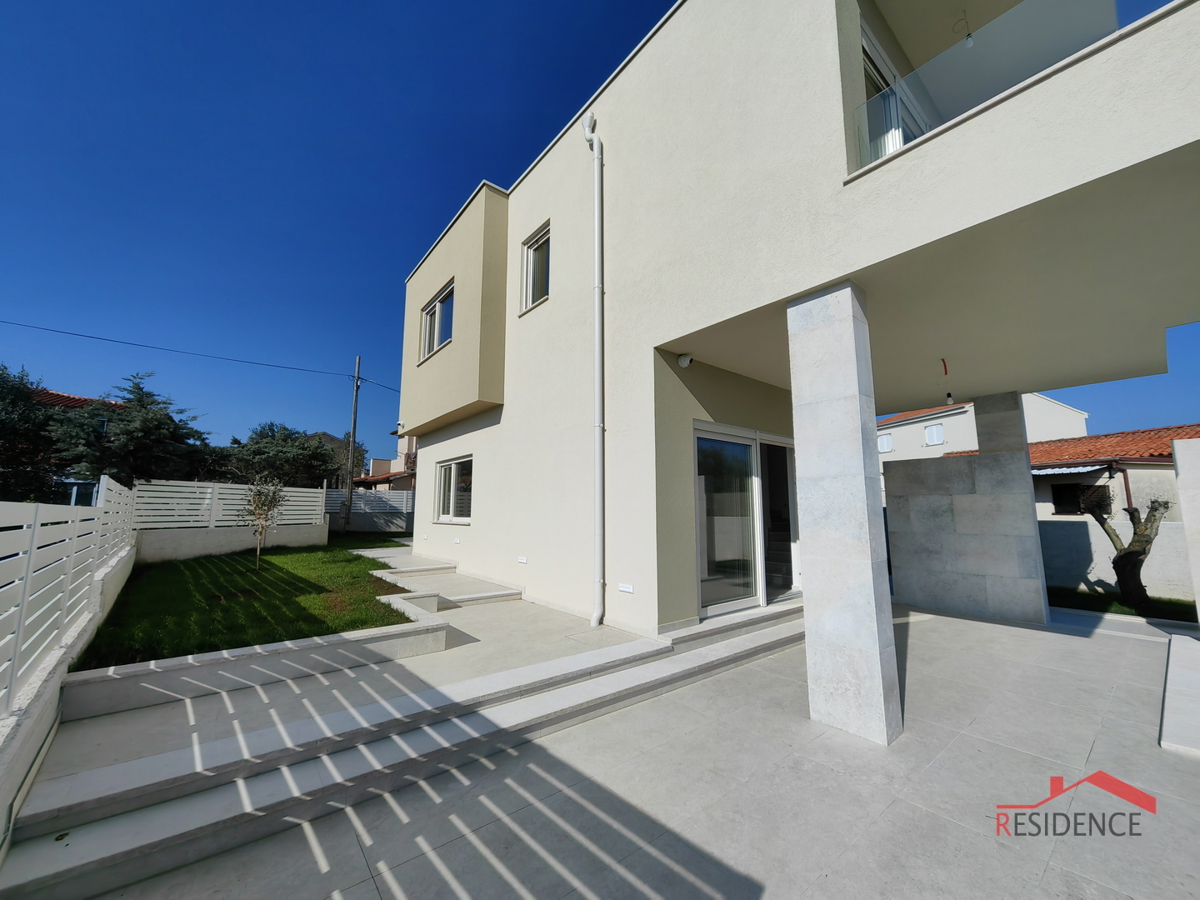 Ližnjan, nova vila z bazenom in pogledom na morje