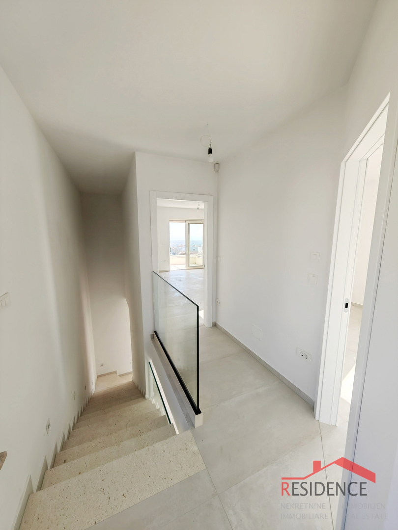 Ližnjan, nova vila z bazenom in pogledom na morje