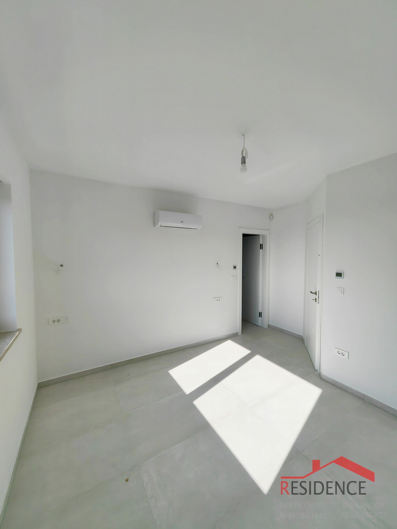 Ližnjan, nova vila z bazenom in pogledom na morje