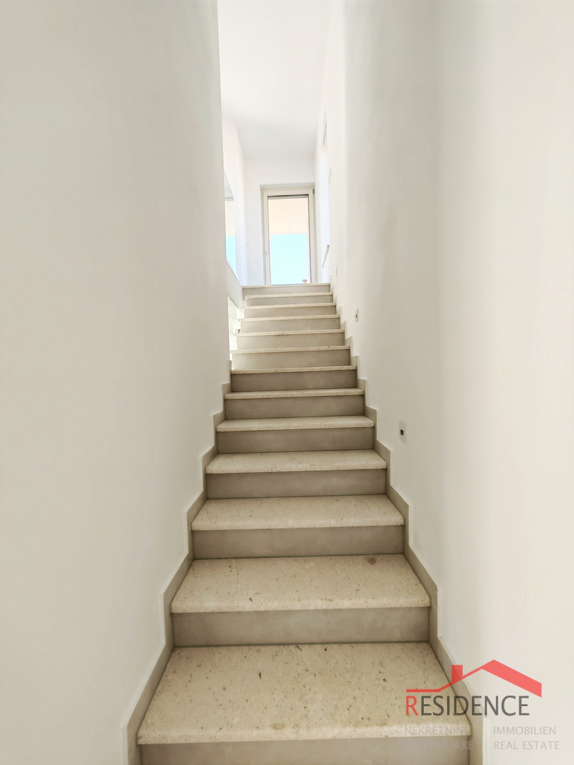 Ližnjan, nova vila z bazenom in pogledom na morje