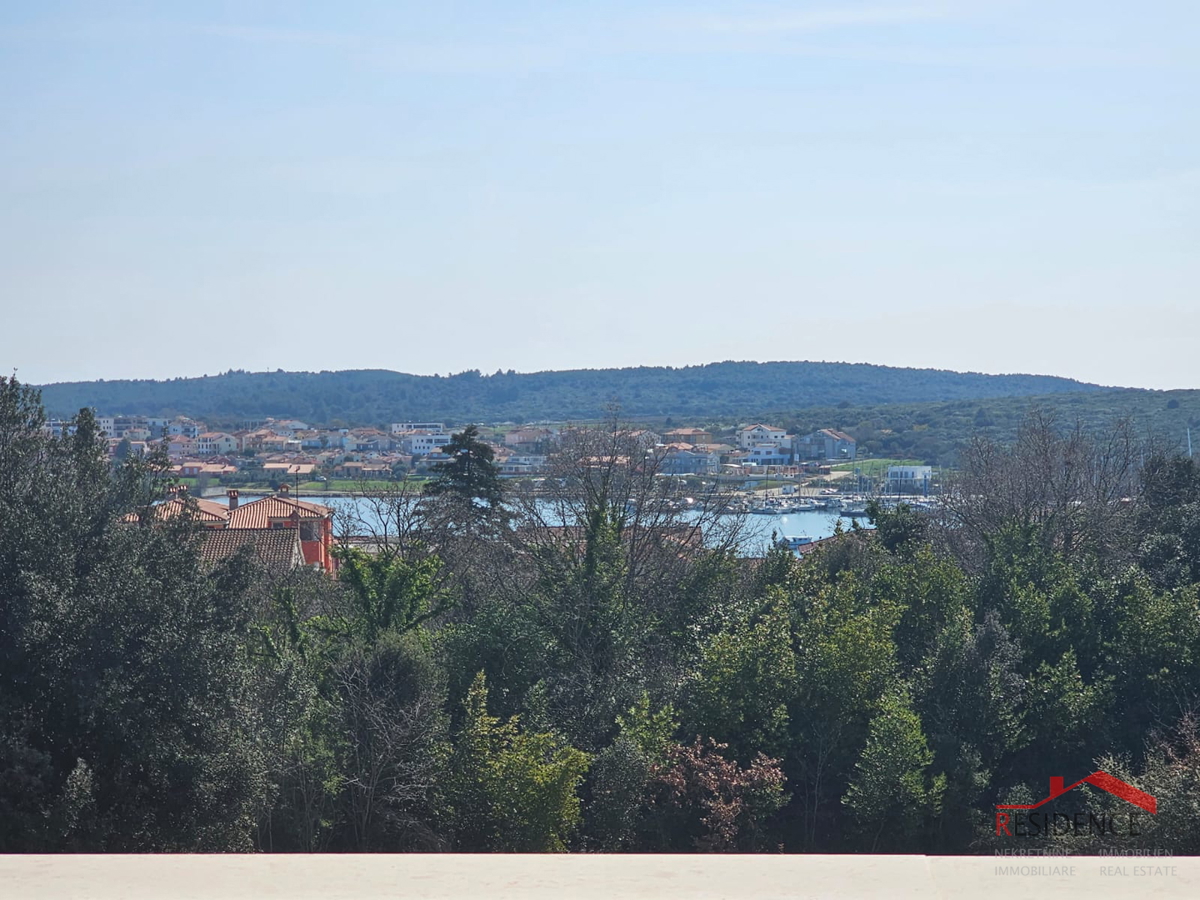 Banjole, hiša s tremi apartmaji in pogledom na morje