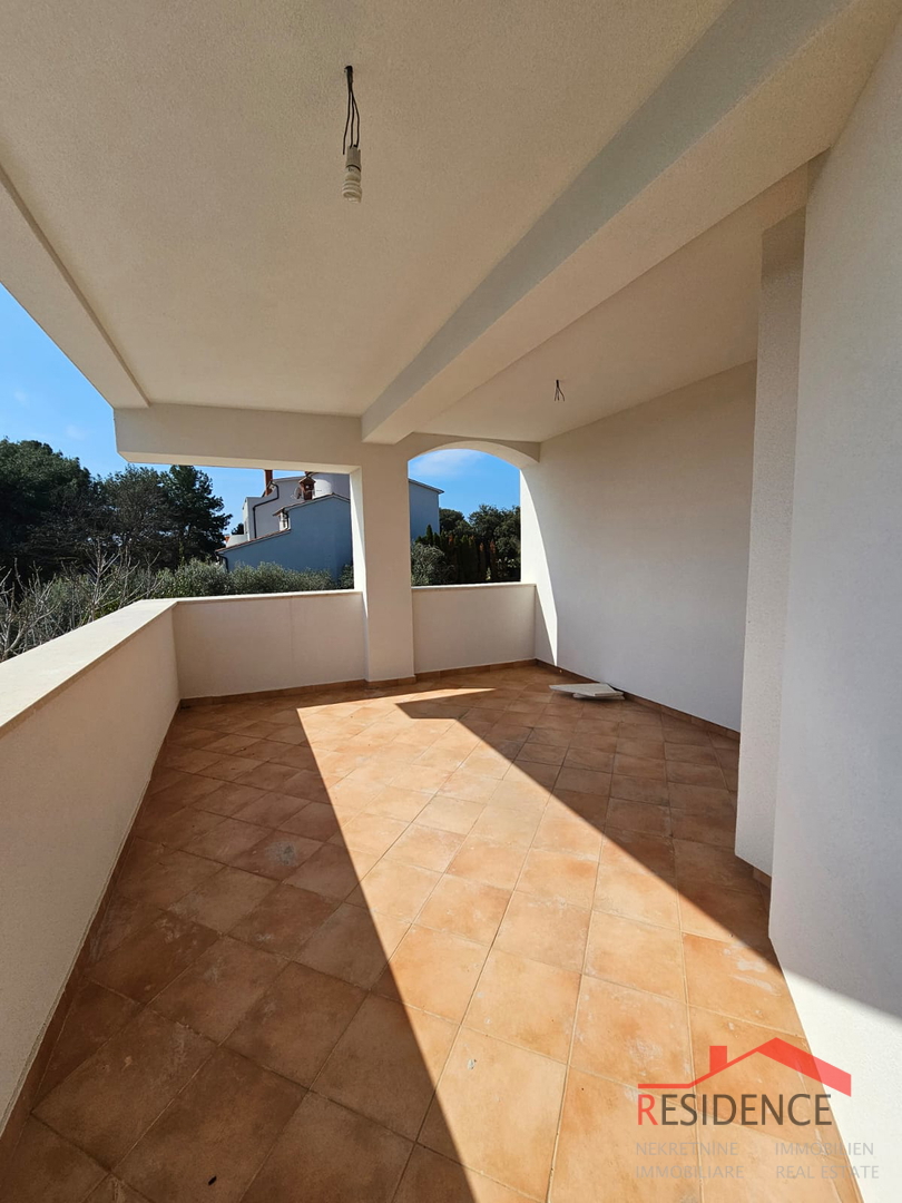 Banjole, hiša s tremi apartmaji in pogledom na morje