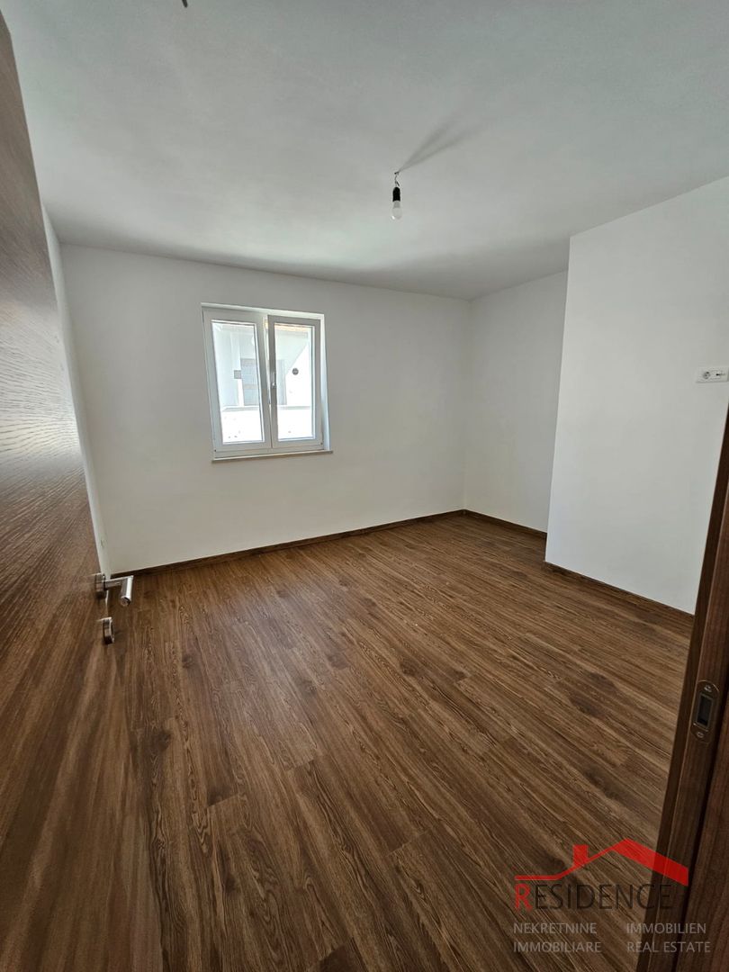 Banjole, hiša s tremi apartmaji in pogledom na morje