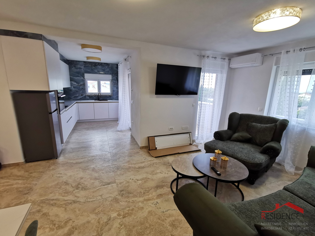 Medulin, samostojna hiša s 3 apartmaji, pogled na morje