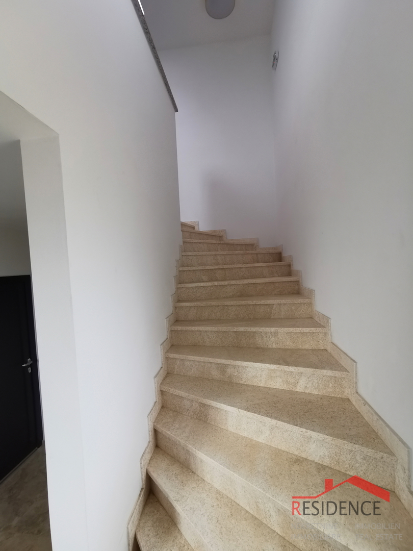 Medulin, samostojna hiša s 3 apartmaji, pogled na morje
