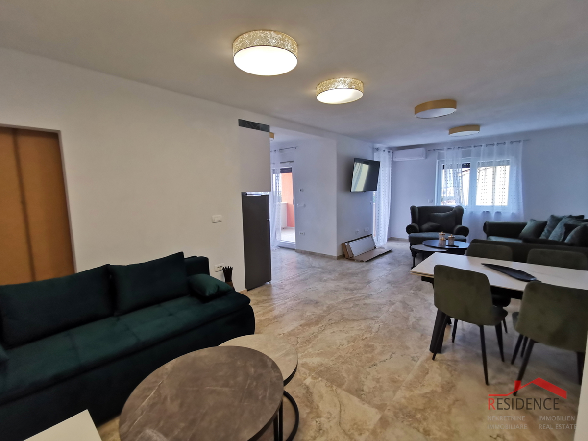 Medulin, samostojna hiša s 3 apartmaji, pogled na morje