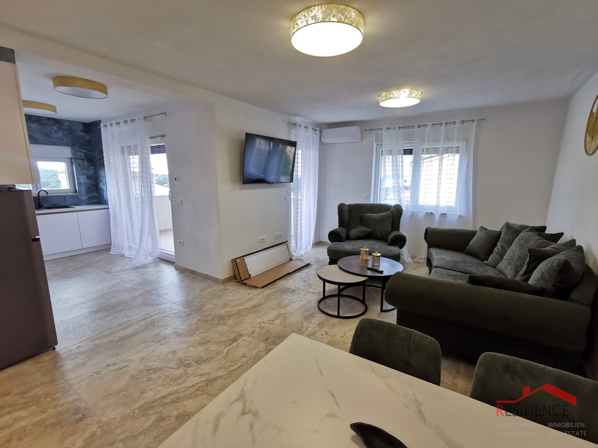 Medulin, samostojna hiša s 3 apartmaji, pogled na morje