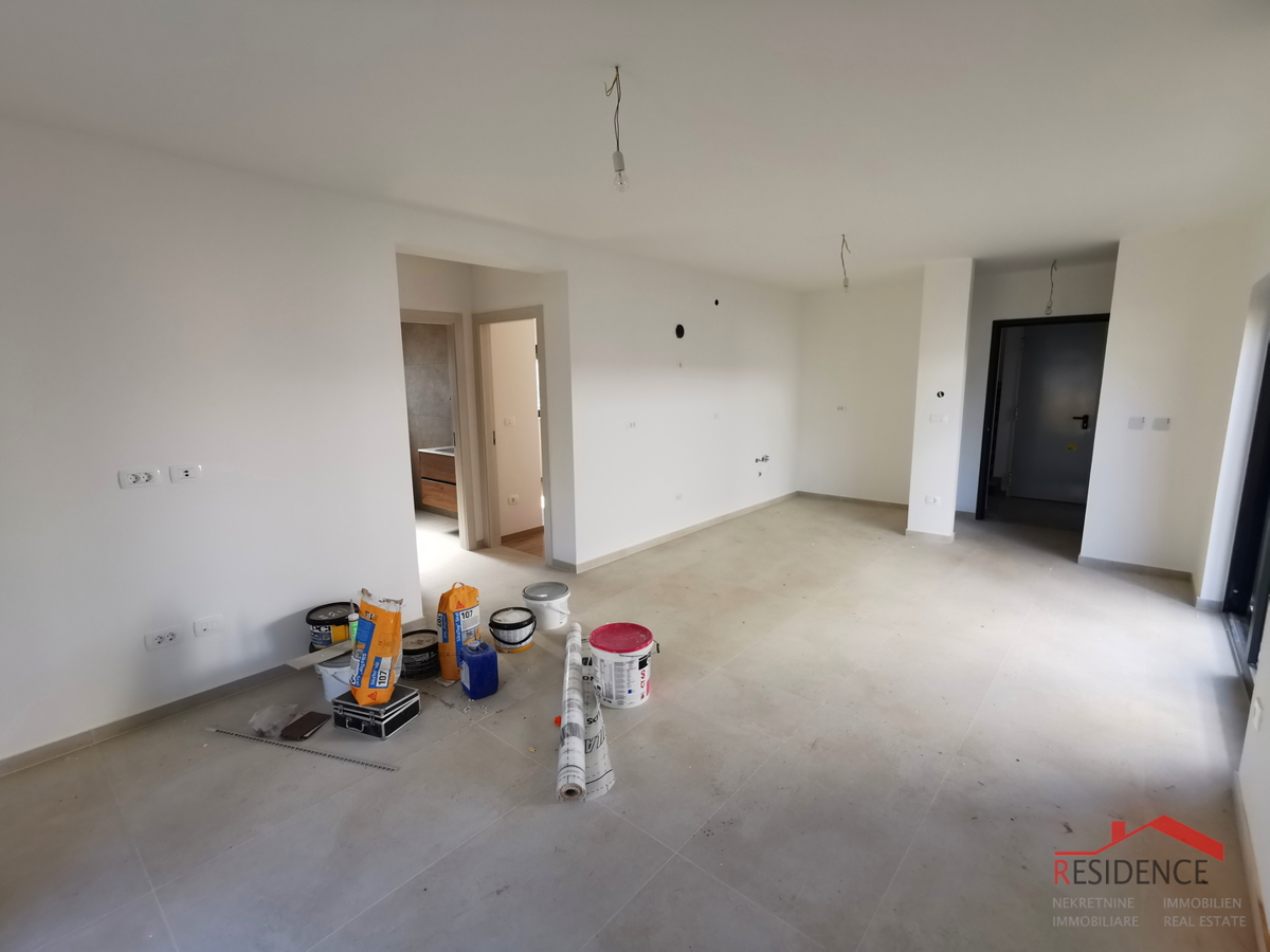 Medulin, novogradnja, stanovanje v pritličju z vrtom