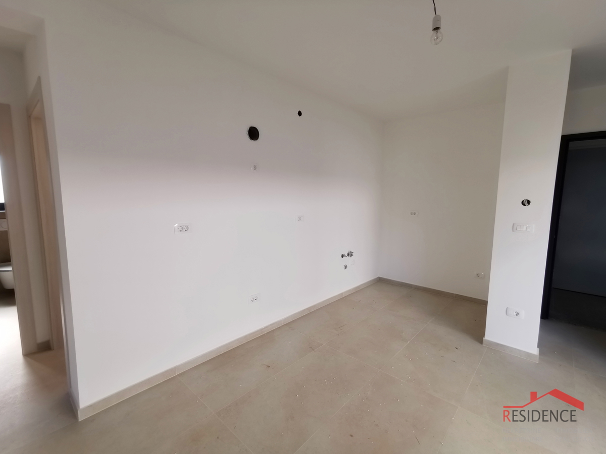 Medulin, novogradnja, stanovanje v pritličju z vrtom