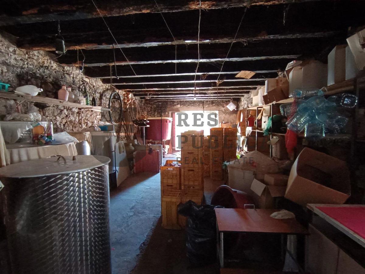 KAMENA KUĆA U SRCU PELJEŠCA - CIJENA NA UPIT