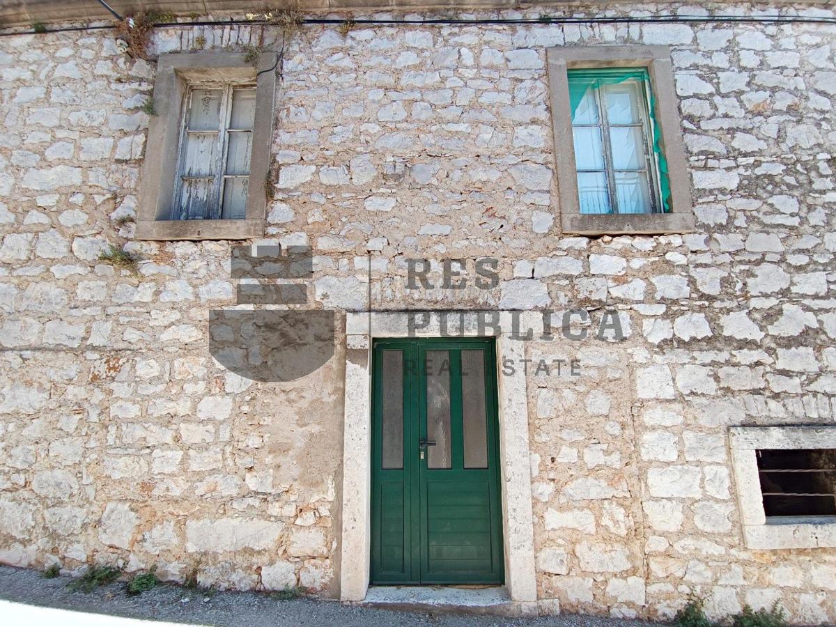 KAMENA KUĆA U SRCU PELJEŠCA - CIJENA NA UPIT