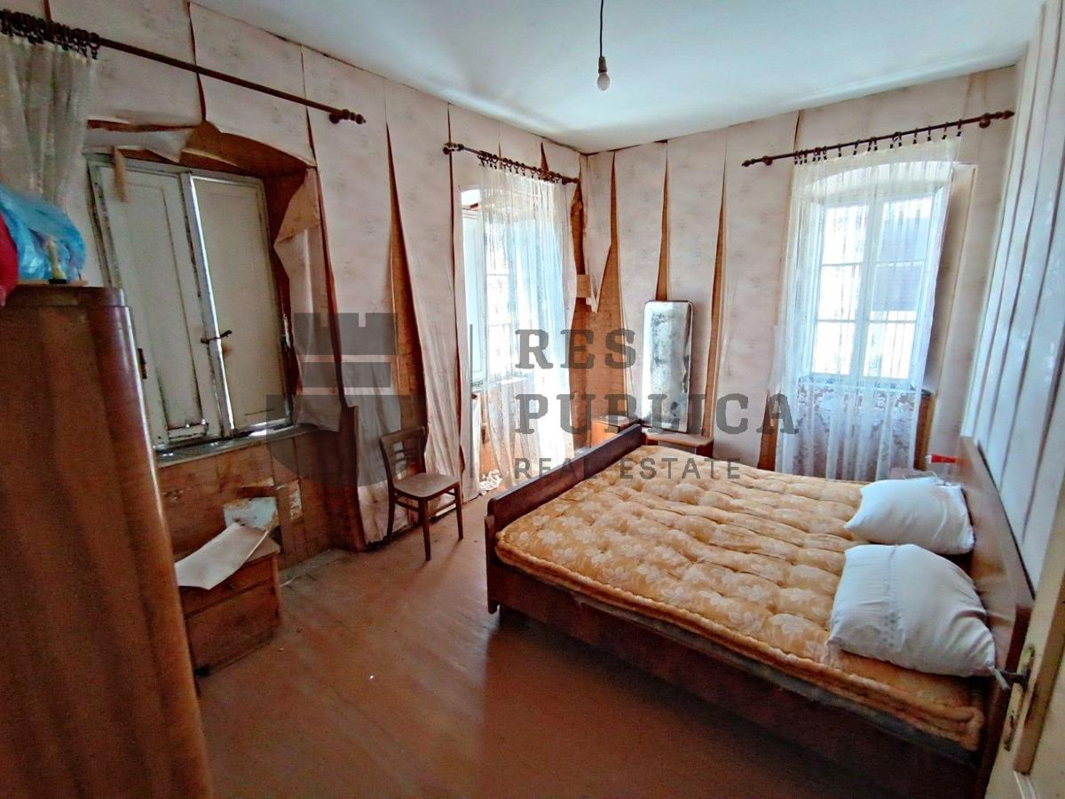 KAMENA KUĆA U SRCU PELJEŠCA - CIJENA NA UPIT