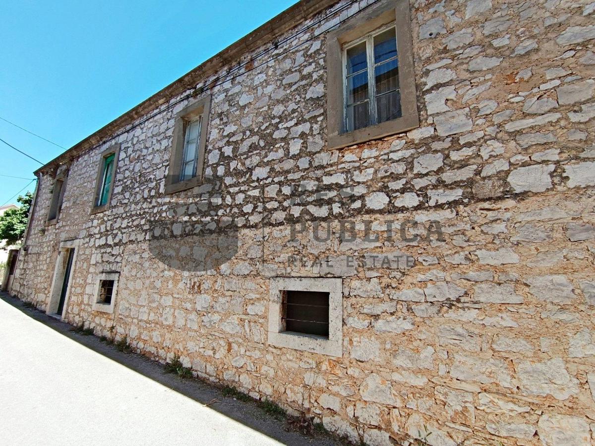 KAMENA KUĆA U SRCU PELJEŠCA - CIJENA NA UPIT