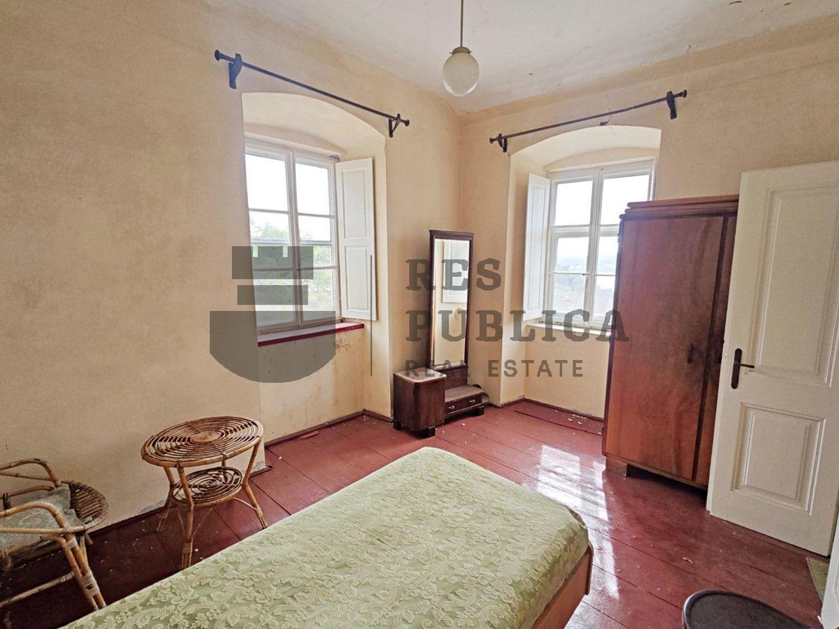 KAMENA KUĆA NA PELJEŠCU