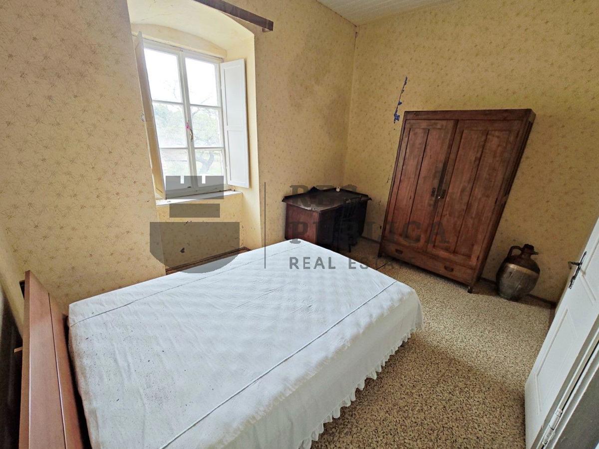 KAMENA KUĆA NA PELJEŠCU