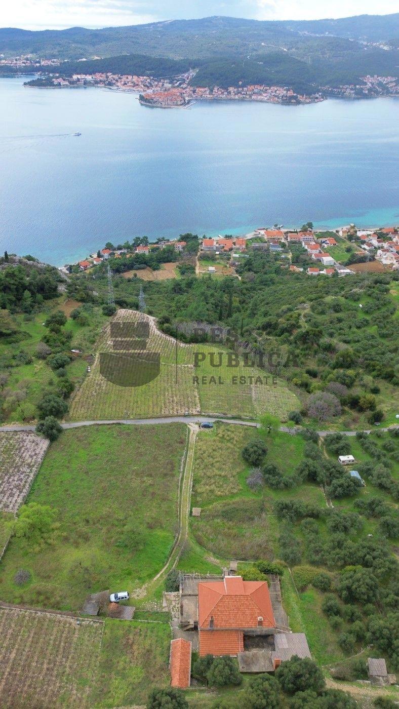 KAMENA KUĆA NA PELJEŠCU