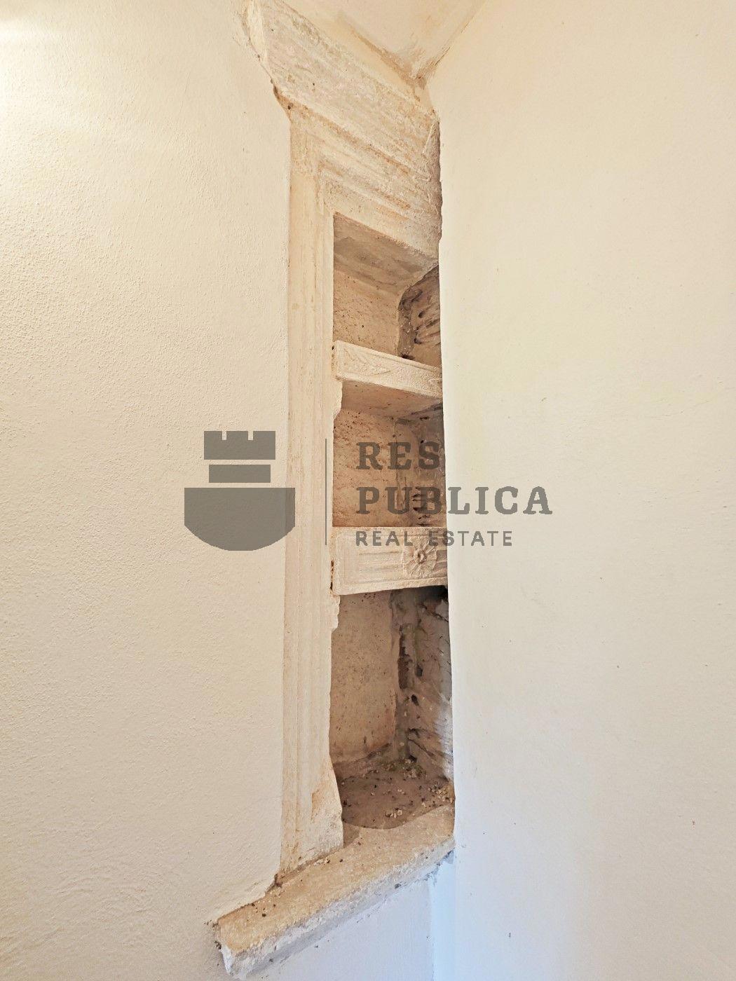 KAMENA KUĆA NA PELJEŠCU