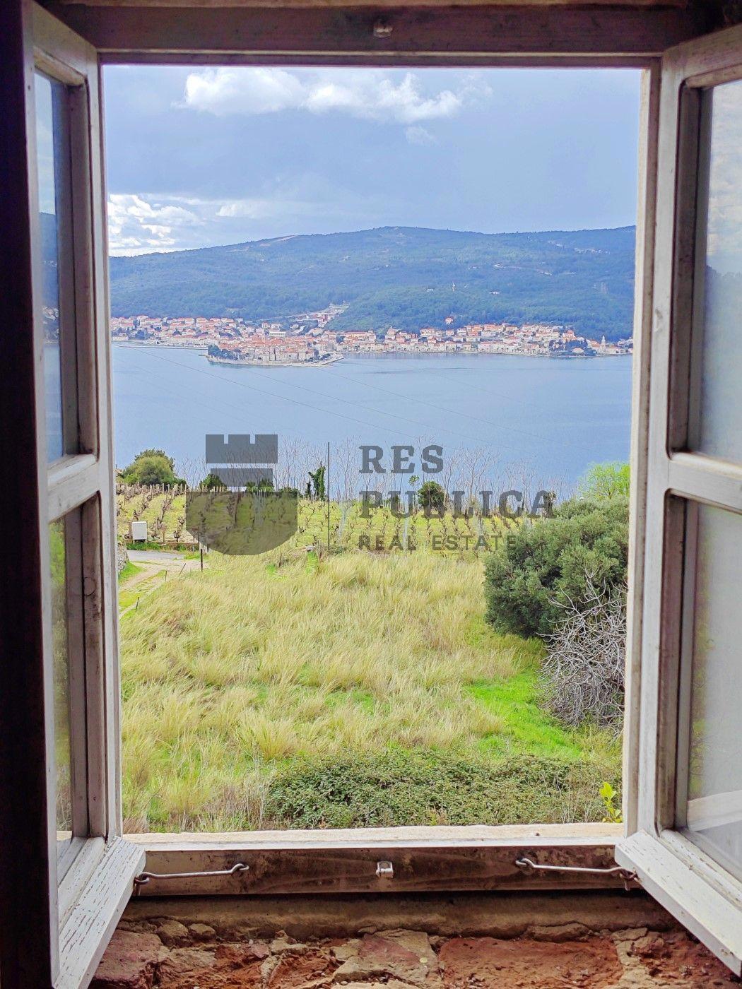 KAMENA KUĆA NA PELJEŠCU