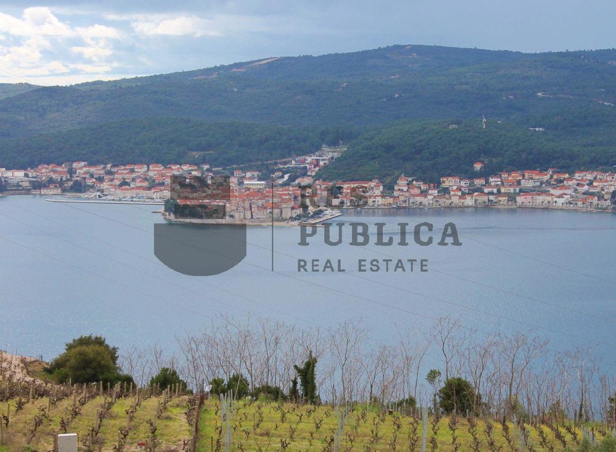 KAMENA KUĆA NA PELJEŠCU