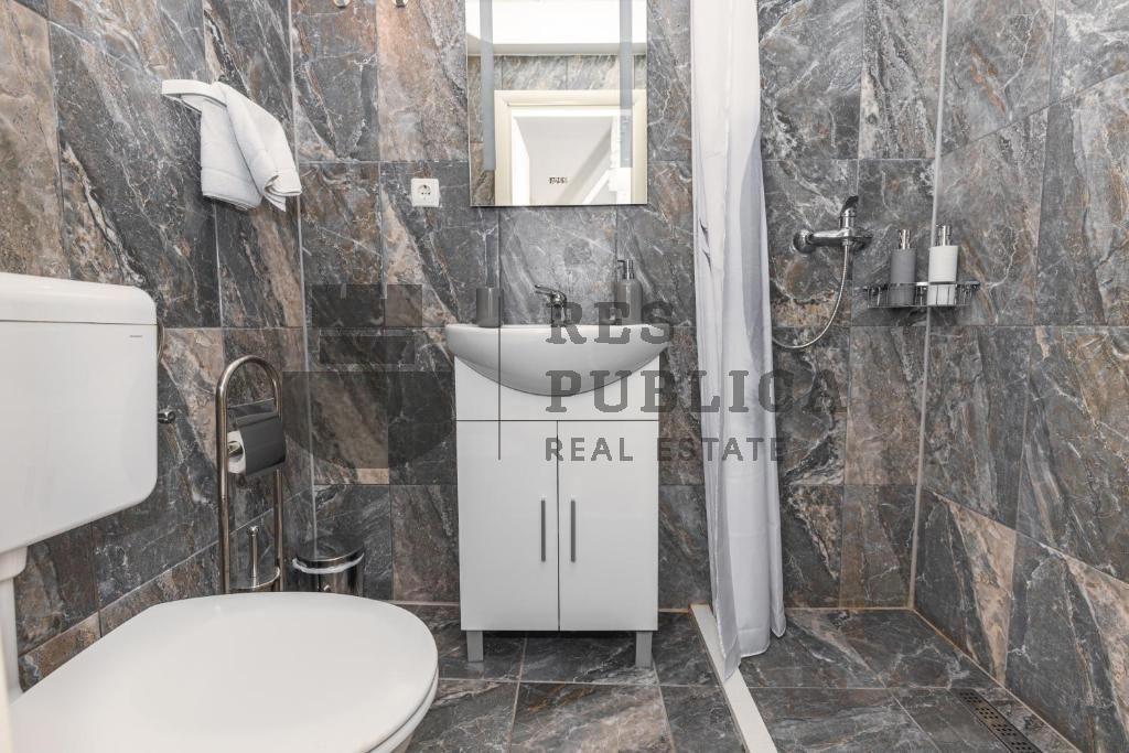 APARTMANI S POSLOVNIM PROSTOROM U STAROM GRADU - CIJENA NA UPIT