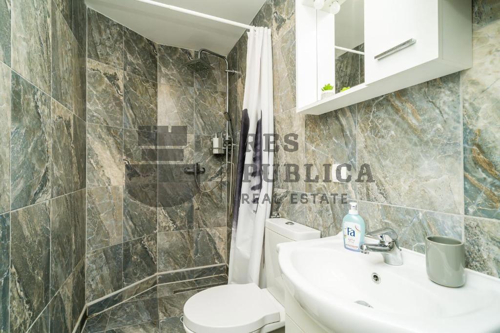 APARTMANI S POSLOVNIM PROSTOROM U STAROM GRADU - CIJENA NA UPIT